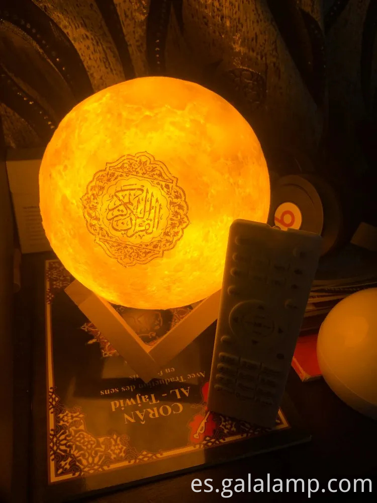 Fábrica profesional Más colores 3d Night Moon Light Corán Islam Musulmán Allah Eid Ramadán hablante con carga USB